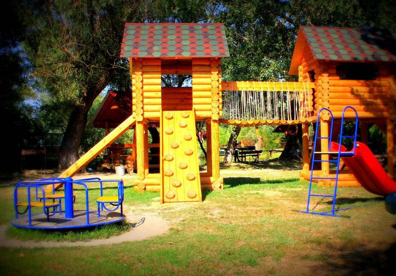 Holiday Park Dunay Kyslytsya Ngoại thất bức ảnh